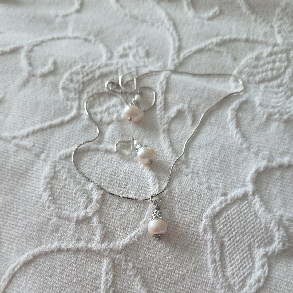 Elegant Silver Pearl Jewelry Set